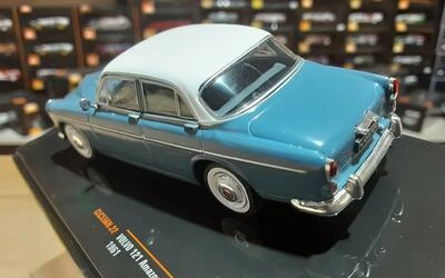 IXO 1/43 - VOLVO 121 AMAZON - GRAY / WHITE - 1961