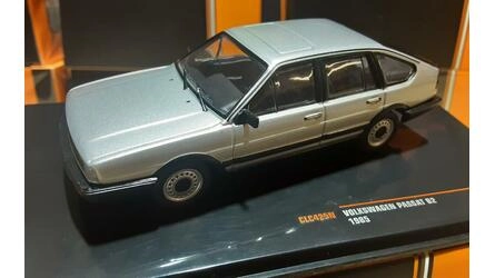 IXO 1/43 - VW PASSAT B2 - SILVER - 1985