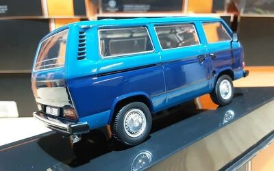 IXO 1/43 - VW T3 CARAVELLE - BLUE/DARK BLUE - 1981