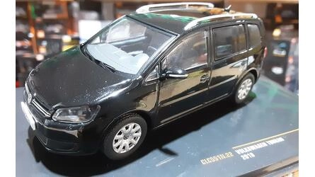 IXO 1/43 -  VW TOURAN - 2010 - BLACK