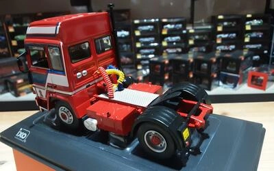 IXO 1/43 - BERLIET TR 305 - RED - 1978