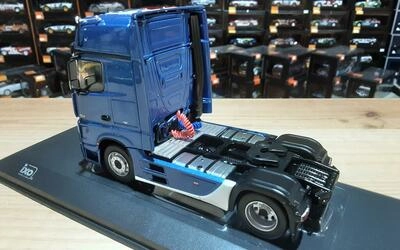 IXO 1/43 - MERCEDES BENZ ACTROS MP4 - BLUE METALLIC