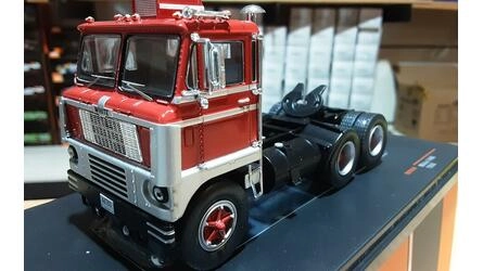 IXO 1/43 - WHITE 7400 - RED / SILVER - 1960