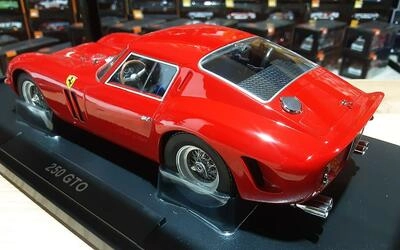 KK SCALE MODELS 1/8 - FERRARI 250 GTO - RED - 1962