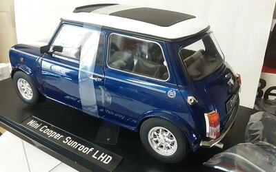 KK SCALE MODELS 1/12 - MINI COOPER SUNROOF LHD - BLUE METALL