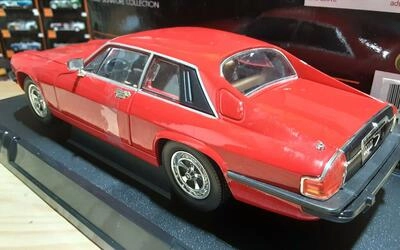 LUCKY DIE CAST 1/18 -  JAGUAR XJS - 1975 - RED