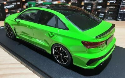 MCG 1/18 - AUDI RS 3 LIMOUSINE - LIGHT GREEN - 2022