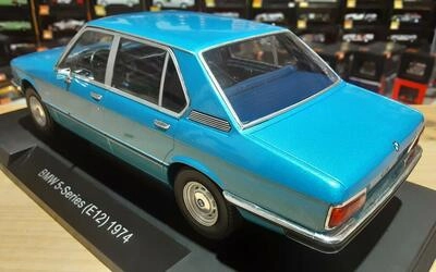 MCG 1/18 - BMW 5-SERIES 520I (E12) - LIGHT BLUE METALLIC - 1