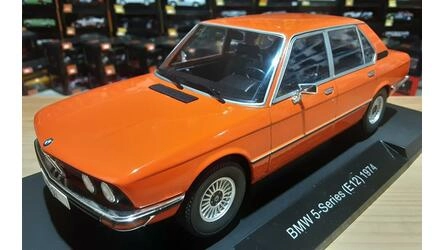 MCG 1/18 - BMW 5-SERIES 520I (E12) - ORANGE - 1974