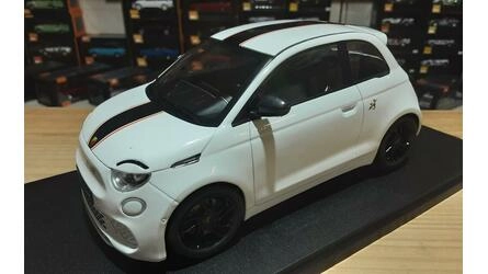 MCG 1/18 - FIAT ABARTH 500 E - WHITE - 2024