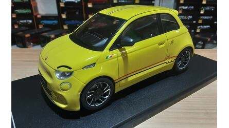MCG 1/18 - FIAT ABARTH 500 E - YELLOW - 2024