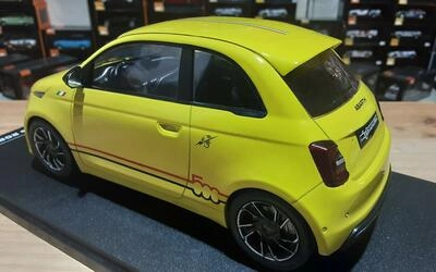 MCG 1/18 - FIAT ABARTH 500 E - YELLOW - 2024