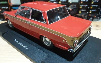 MCG 1/18 - FORD CORTINA LOTUS - 1966 - RED/OURO