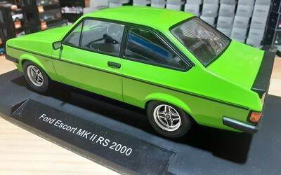 MCG 1/18 - FORD ESCORT MK II RS 2000 RHD - LIGHT GREEN