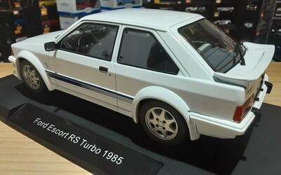 MCG 1/18 - FORD ESCORT MK IIII RS TURBO - 1985 - WHIT