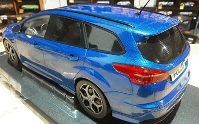 MCG 1/18 - FORD FOCUS ST ESTATE - PERFORMANCE BLUE METALLIC 