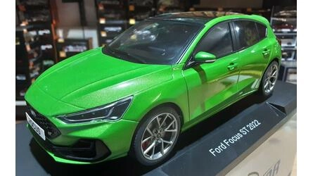 MCG 1/18 - FORD FOCUS ST TRACK - GREEN  METTALIC - 2022