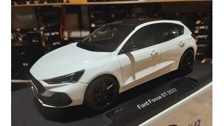 MCG 1/18 - FORD FOCUS ST TRACK - WHITE - 2022