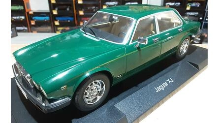 MCG 1/18 - JAGUAR XJ SERIES III - DARK GREEN - 1979