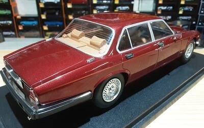 MCG 1/18 - JAGUAR XJ SERIES III - DARK RED METALLIC - 1979