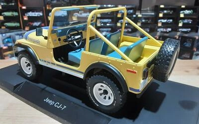 MCG 1/18 - JEEP CJ-7 RENEGADE OPEN - 1980 - YELLOW