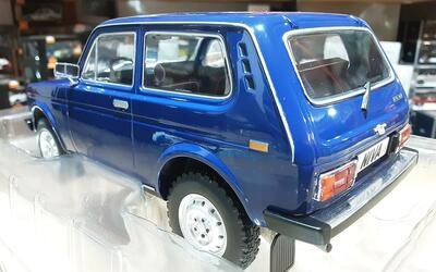 MCG 1/18 - LADA NIVA - DARK BLUE - 1976