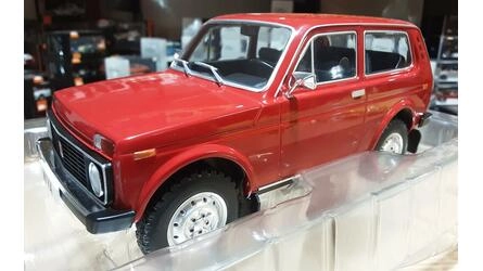 MCG 1/18 - LADA NIVA - RED - 1976