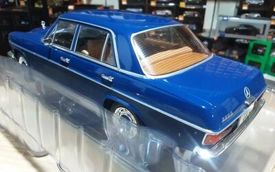 MCG 1/18 - MERCEDES 200 D (W 115) - DARK BLUE - 1968