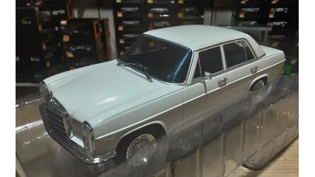 MCG 1/18 - MERCEDES 200 D (W 115) - WHITE - 1968