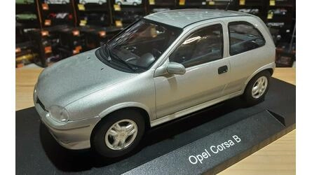 MCG 1/18 - OPEL CORSA B GSI - 1993 - SILVER