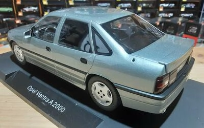 MCG 1/18 - OPEL  VECTRA A 2000 - DARK GREY - 1990
