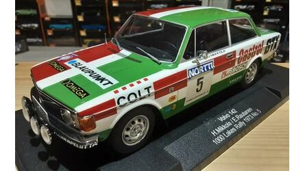 MCG 1/18 - VOLVO 142 ESSO UNIFLO (night version) - Nº  5 RAL