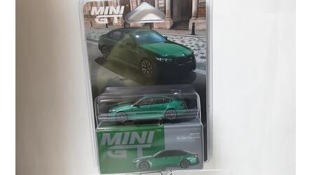 MINI GT 1/64 -  BMW M5 - 2024 - ISLE OF MAN GREEN METALLIC