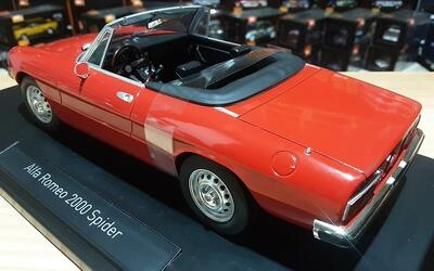 NOREV 1/18  -  ALFA ROMEO 2000 SPIDER SOFT TOP - 1978 - RED