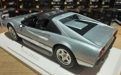 NOREV 1/18 -   FERRARI 308 GTS - 1982 - SILVER