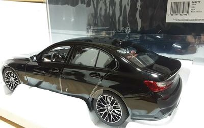 NOREV 1/18 - BMW 330I - BLACK METALLIC - 2019