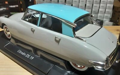 NOREV 1/18 - CITROEN DS 19 - ROSE GREY AND TURQUOISE - 1956