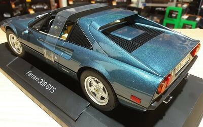 NOREV 1/18 - FERRARI 308 GTS QUATTROVALVOLE - 1982 - BLUE ME