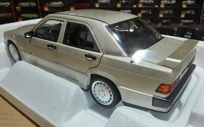 NOREV 1/18 - MERCEDES 190 E 2.3-16 - 1984 - SMOKE SILVER MET