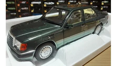 NOREV 1/18 - MERCEDES BENZ 230 E (W124) - NIGHT GREEN METALL