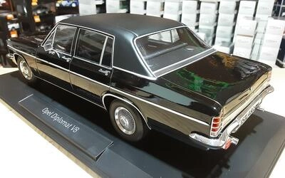 NOREV 1/18 - OPEL DIPLOMAT V8 - 1969 - BLACK