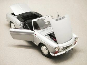 NOREV 1/18 - PEUGEOT 404 CABRIOLET- 1967 - SILVER