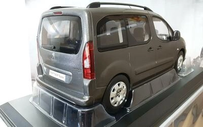 NOREV 1/18 - PEUGEOT PARTNER - 2016 - MOKA BROWN