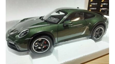 NOREV 1/18 - PORSCHE 911 (992) DAKAR - OAK GREEN METALLIC - 
