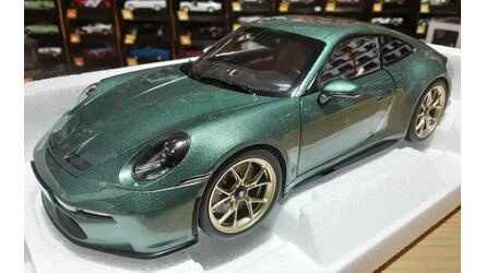 NOREV 1/18 - PORSCHE 911 GT3 - W/TOURING PACKAGE -  MALACHIT
