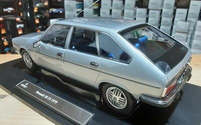 NOREV 1/18 - RENAULT  30 TX - 1979 - SILVER