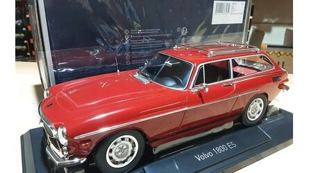 NOREV 1/18 - VOLVO P 1800 ES ( US VERSION ) - RED WITH LOWER