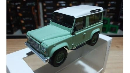  LAND ROVER DEFENDER - GREEN / WHITE - 1995