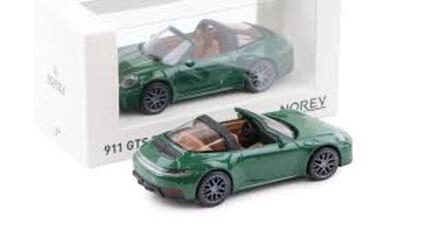 NOREV 1/43 -  PORSCHE 911 GTS TARGA - BRITISH RACING GREEN -