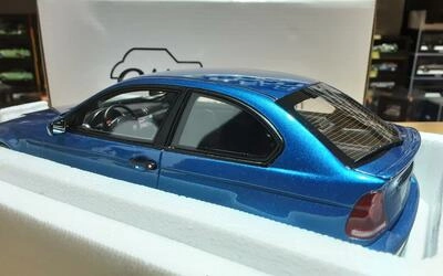OTTO MOBILE 1/18 - BMW 318 TI COMPACKT E46 - ESTORIL BLUE - 